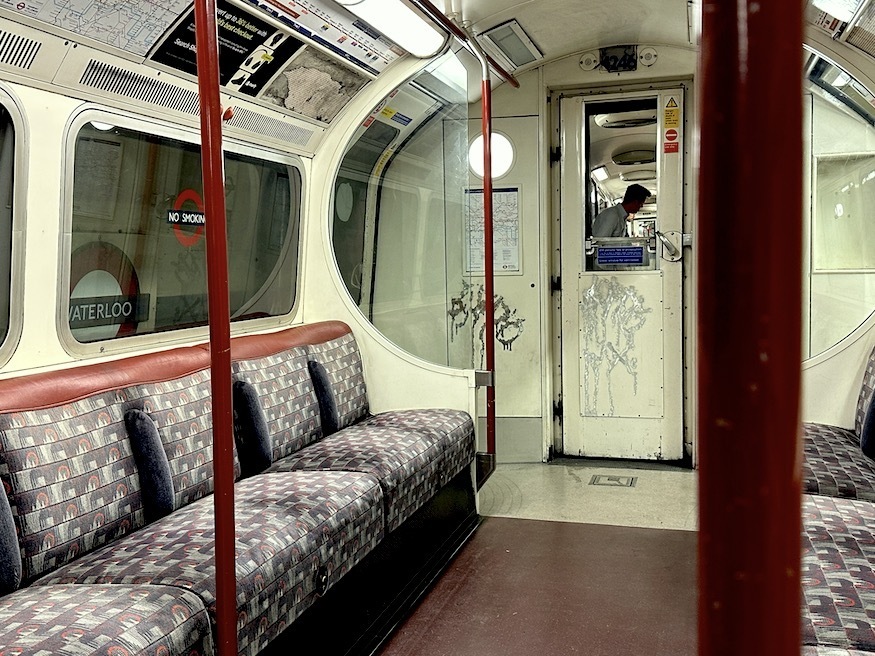 A Bakerloo line carriage empty